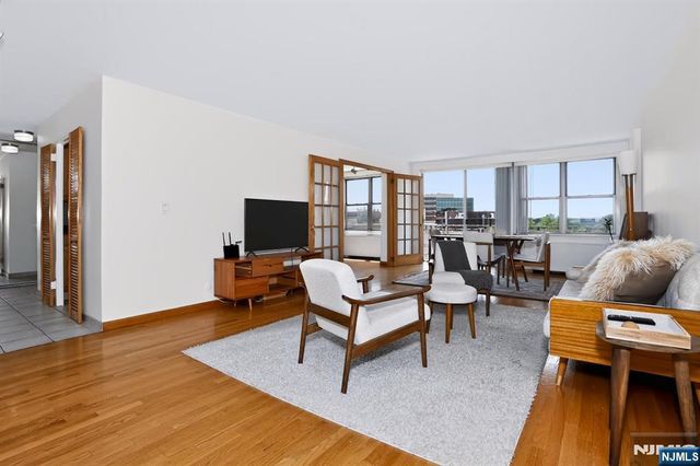 301 Beech Street 12A, Hackensack, NJ 07601