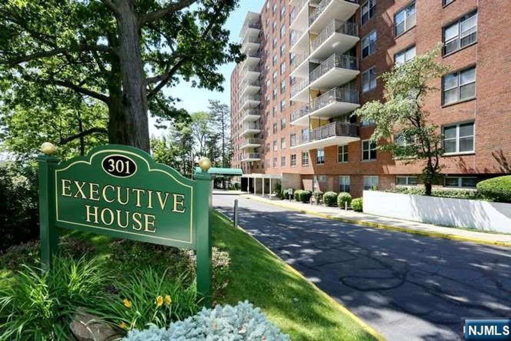 301 Beech Street 12A, Hackensack, NJ 07601