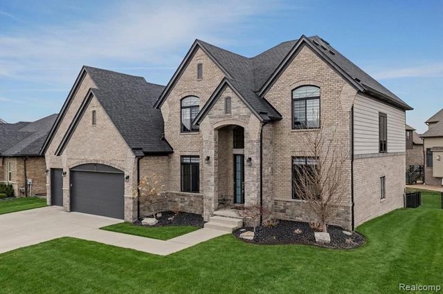 21924 E Majestic Drive, Macomb, MI 48044