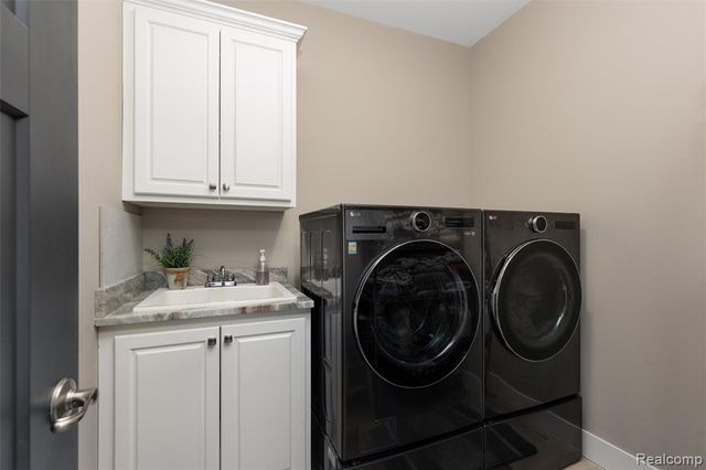 21924 E Majestic Drive, Macomb, MI 48044
