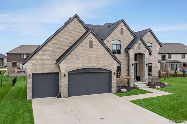 21924 E Majestic Drive, Macomb, MI 48044