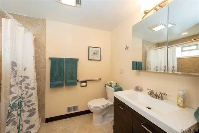 209 Oakvale Boulevard, Tonawanda, NY 14223