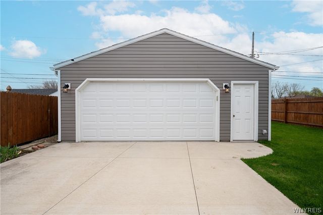 209 Oakvale Boulevard, Tonawanda, NY 14223