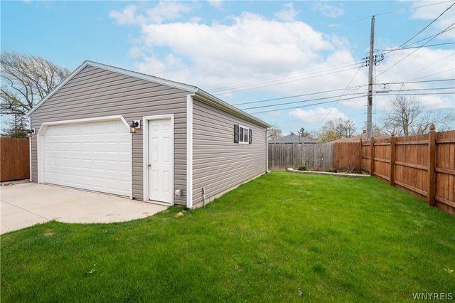 209 Oakvale Boulevard, Tonawanda, NY 14223
