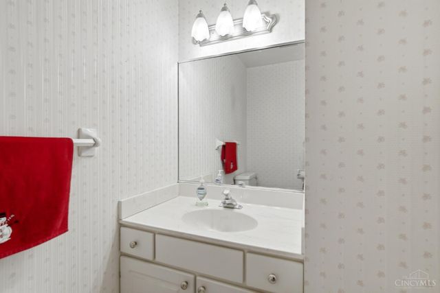 22 Holmes Court, Hamilton, OH 45013