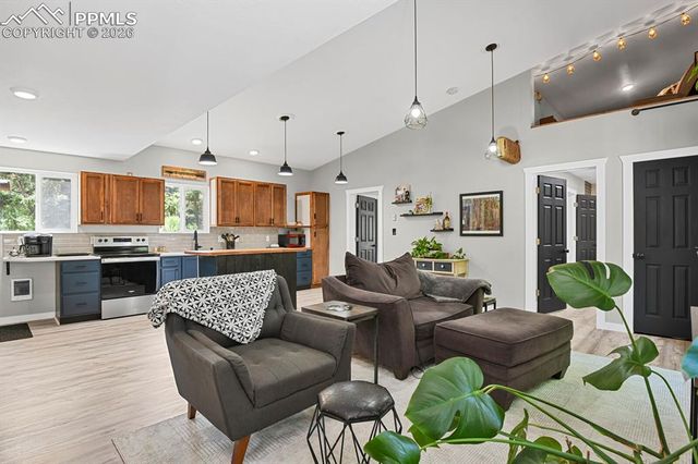 4540 Fountain Avenue, Cascade, CO 80809