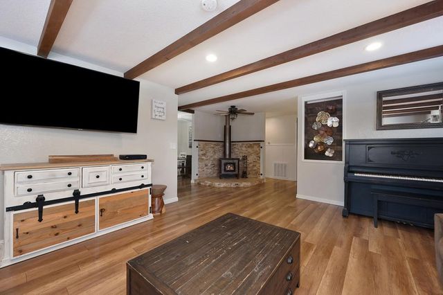 22901 Sunset Ridge Dr, Auburn, CA 95602