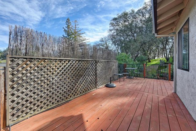 22901 Sunset Ridge Dr, Auburn, CA 95602