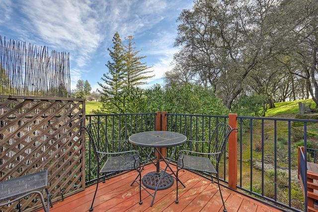 22901 Sunset Ridge Dr, Auburn, CA 95602