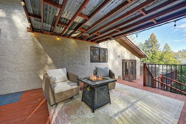 22901 Sunset Ridge Dr, Auburn, CA 95602