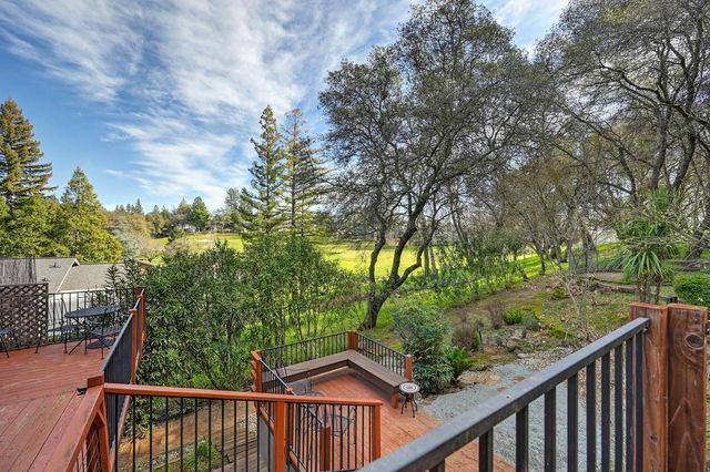 22901 Sunset Ridge Dr, Auburn, CA 95602