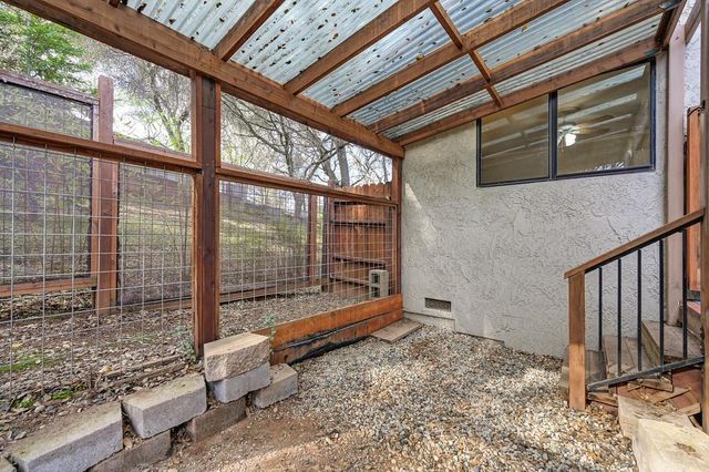 22901 Sunset Ridge Dr, Auburn, CA 95602