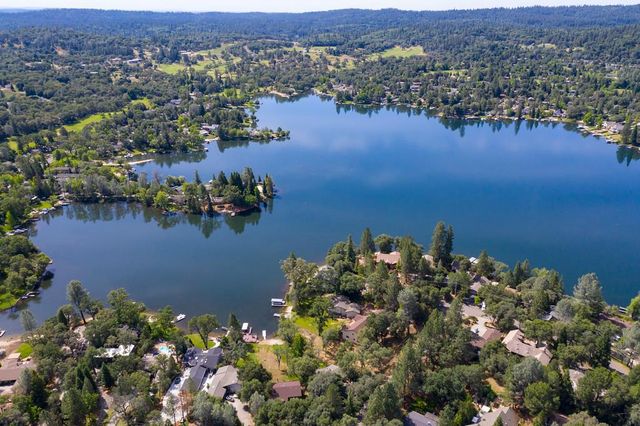 22901 Sunset Ridge Dr, Auburn, CA 95602