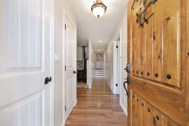 22901 Sunset Ridge Dr, Auburn, CA 95602