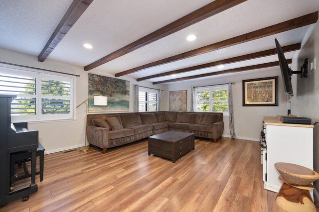 22901 Sunset Ridge Dr, Auburn, CA 95602