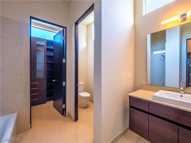 7426 Yonie Court, Las Vegas, NV 89117