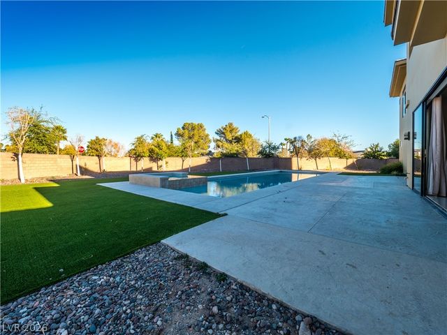 7426 Yonie Court, Las Vegas, NV 89117