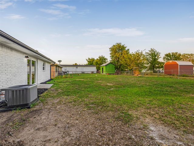 6121 N Xanthus Place, Tulsa, OK 74130