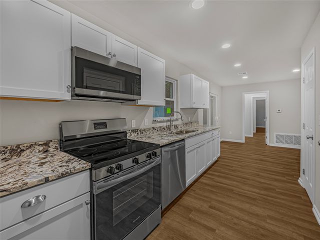 6121 N Xanthus Place, Tulsa, OK 74130