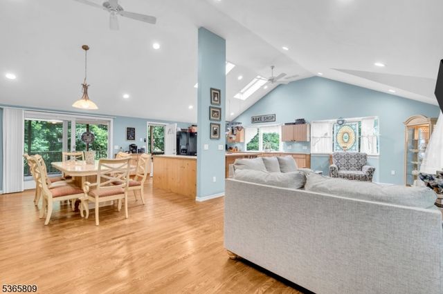 9 Mueller Lane, Franklin Twp., NJ 07882