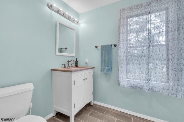 9 Mueller Lane, Franklin Twp., NJ 07882