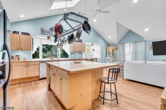 9 Mueller Lane, Franklin Twp., NJ 07882