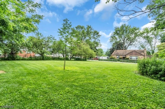 9 Mueller Lane, Franklin Twp., NJ 07882