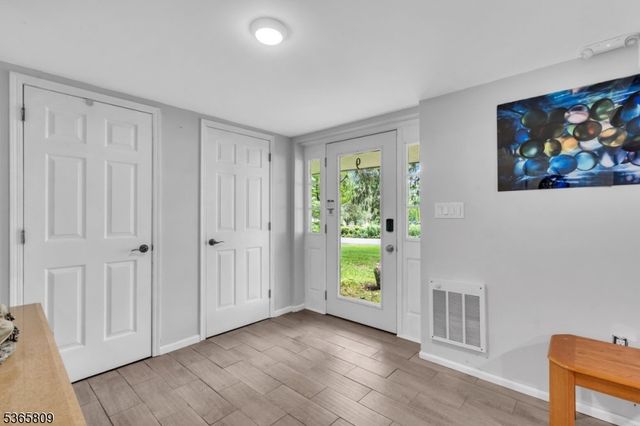9 Mueller Lane, Franklin Twp., NJ 07882