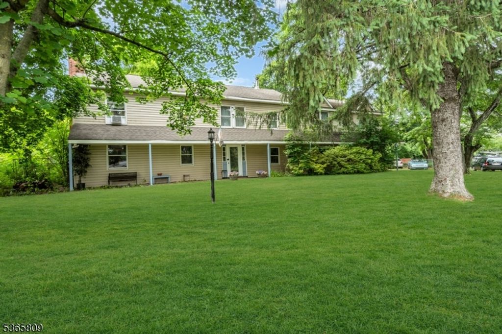 9 Mueller Lane, Franklin Twp., NJ 07882