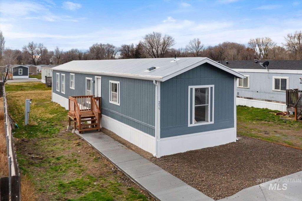 235 W 9th, Mountain Home, ID 83647