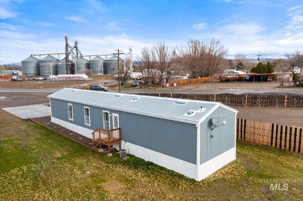 235 W 9th, Mountain Home, ID 83647 photo 15