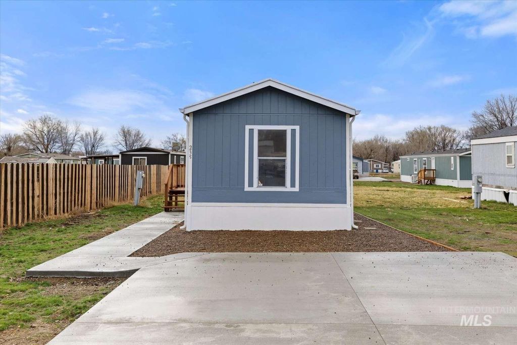 235 W 9th, Mountain Home, ID 83647 photo 2