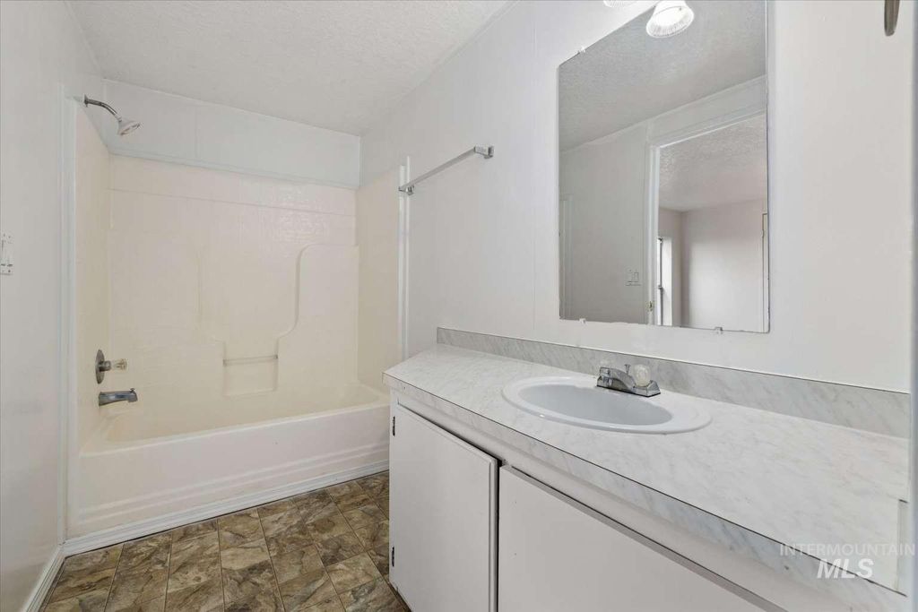 235 W 9th, Mountain Home, ID 83647 photo 8