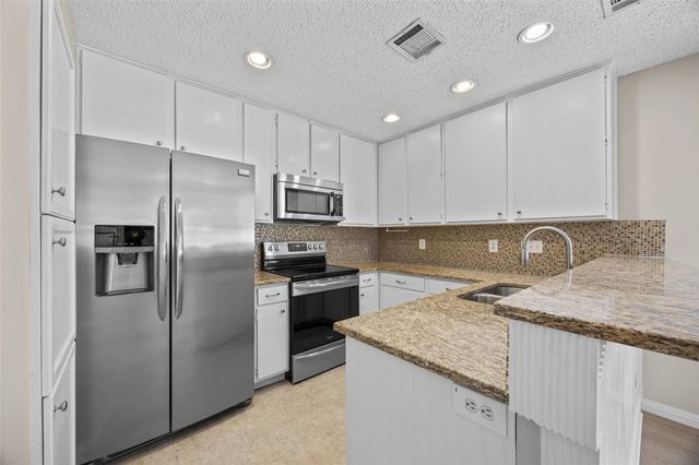 1748 Ohlen RD 68, Austin, TX 78757