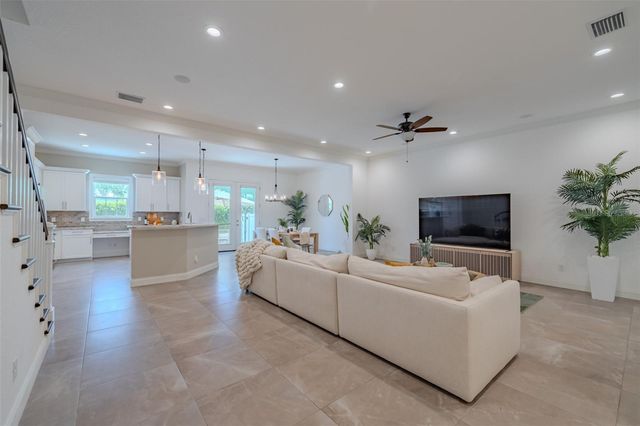 3224 W EMPEDRADO STREET, Tampa, FL 33629