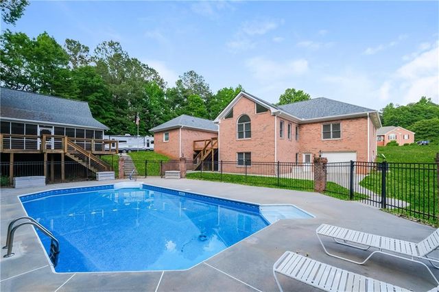 604 Clearwater Court, Mcdonough, GA 30252