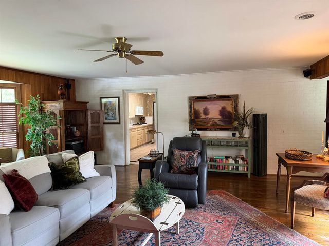 901 W 36th, Pine Bluff, AR 71603