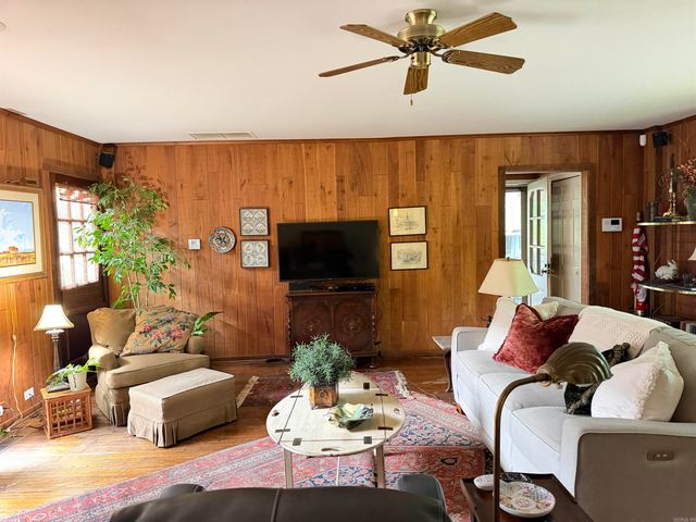 901 W 36th, Pine Bluff, AR 71603