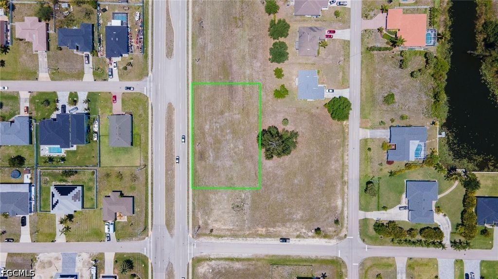 1221 Chiquita BLVD S, Cape Coral, FL 33991