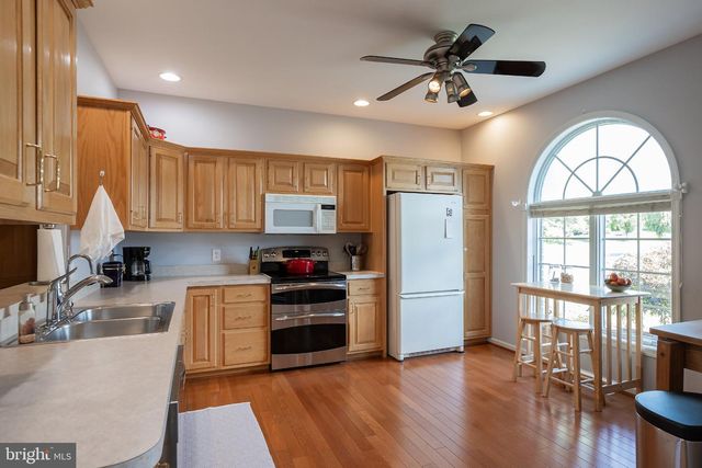 43 FAIRFAX LN, Annville, PA 17003