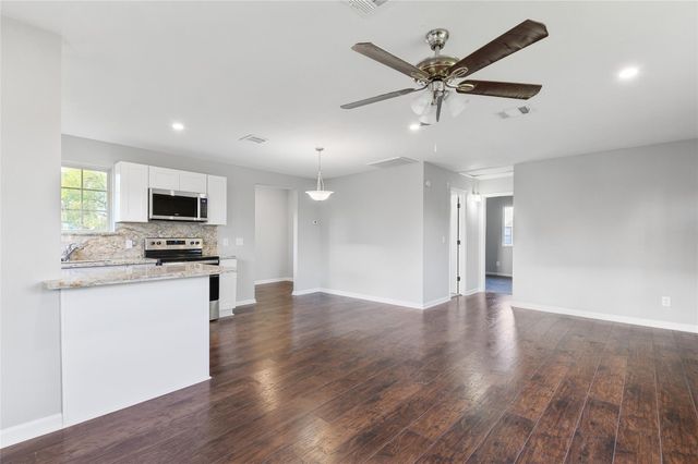 986 Dewalt Street, Houston, TX 77088