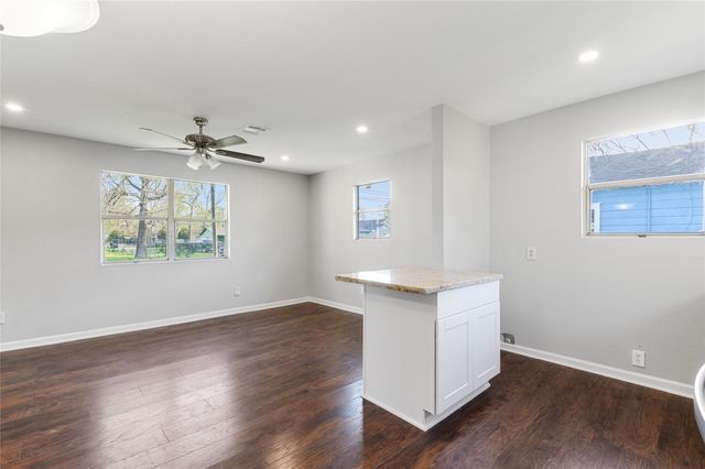 986 Dewalt Street, Houston, TX 77088