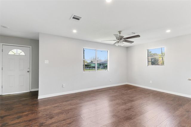 986 Dewalt Street, Houston, TX 77088