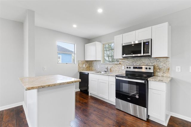 986 Dewalt Street, Houston, TX 77088