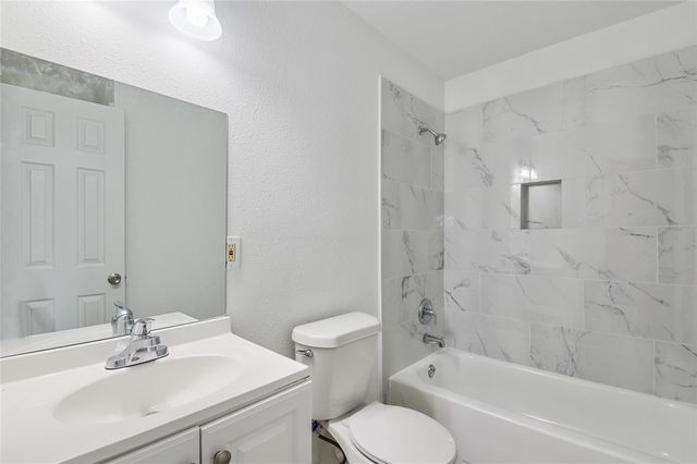 986 Dewalt Street, Houston, TX 77088