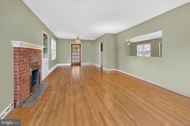 714 CHESTNUT AVE, Laurel Springs, NJ 08021
