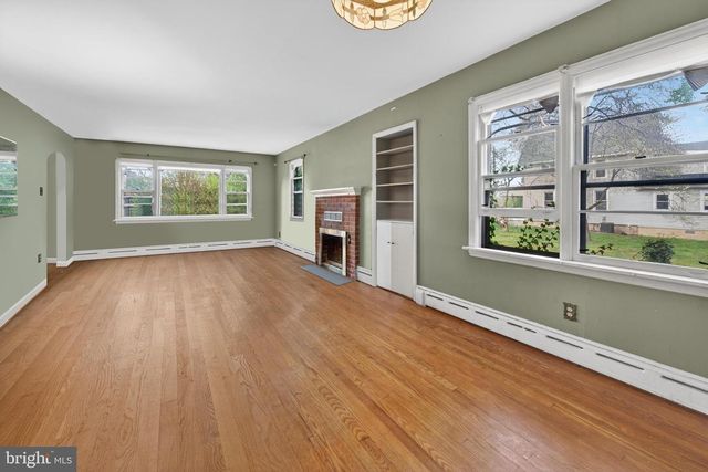 714 CHESTNUT AVE, Laurel Springs, NJ 08021