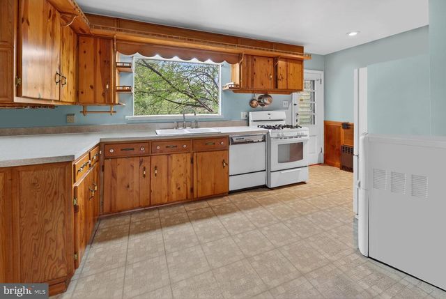 714 CHESTNUT AVE, Laurel Springs, NJ 08021