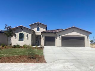 7121 Gladeview Lane, Bakersfield, CA 93263