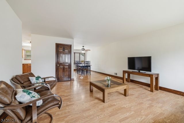 743 Coles St, Maywood Boro, NJ 07607